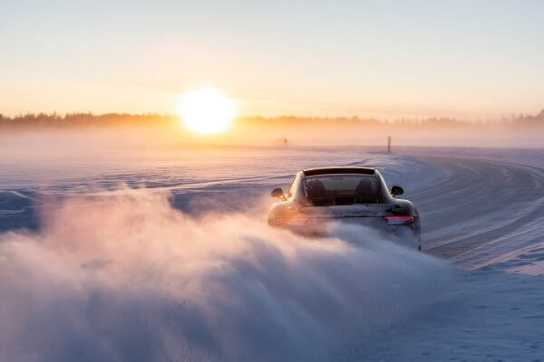 Autofotograf in Norwegen für Fahrsicherheitstraining im Winter © WOGR
