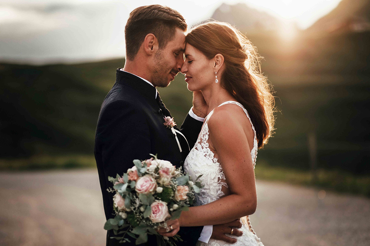 Preise: Hochzeitsfotograf am Standesamt. Was kostet ein Couple Shooting zur Hochzeit? © Offenblende / Kevin KEVO