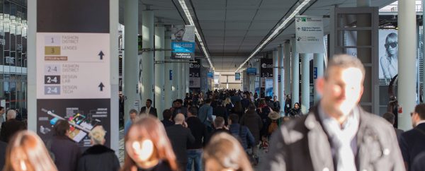 Satisloh & Cocktail Angels auf Mido in Mailand © offenblen.de Satisloh & Cocktail Angels auf Mido in Mailand © offenblen.de