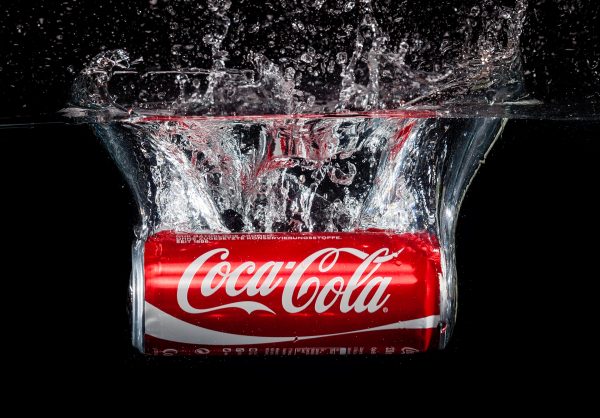 Produktfotografie: Getränkedose im Wasser ©  Offenblende / Marion MAAP