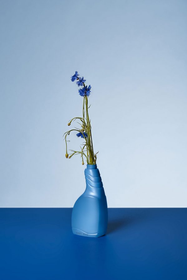 Projektfotografie | Polyflowers: Umweltverschmutzung durch Plastikmüll © Offenblende / Vanessa VALE Projektfotografie | Polyflowers: Umweltverschmutzung durch Plastikmüll © Offenblende / Vanessa VALE