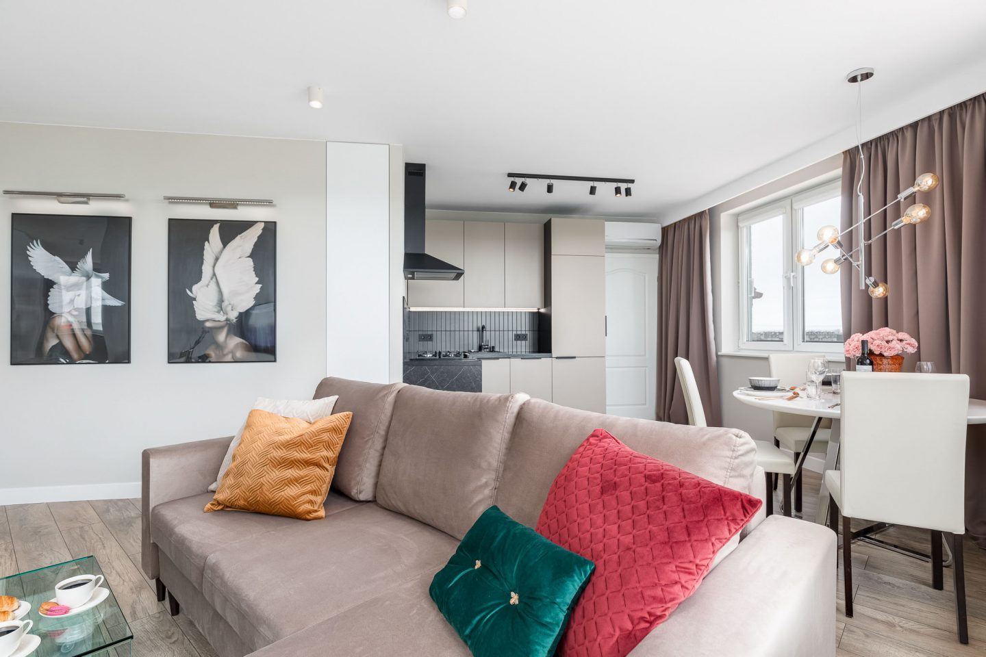 Immobilienfotograf in Neustrelitz © Offenblende / Daria DADZ