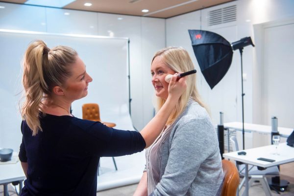 Make-up und Hairstyling für Business- und Mitarbeiterportrait © Offenblende / Natalie