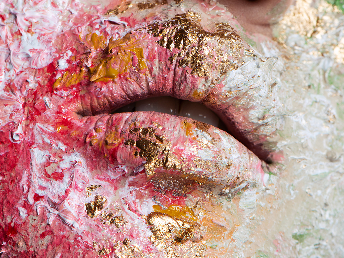 Camilla ist Fotografin im Bereich der Beautyfotografie