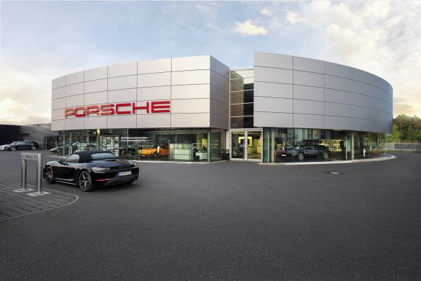 Autohaus Fotograf © Offenblende / Celia Autohaus Fotograf © Offenblende / Celia