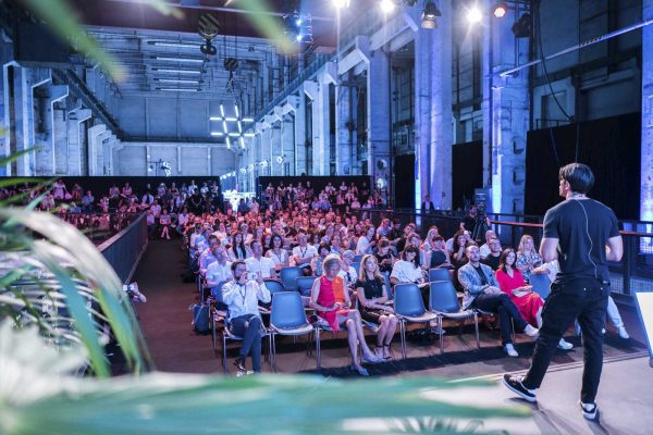 Instant Konferenzfotografie für Social Media Postings & PR Instant Konferenzfotografie für Social Media Postings & PR