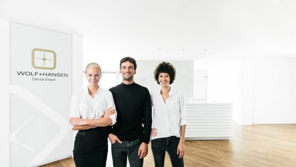 Mitarbeiterportrait Fotograf Berlin | Mitarbeiterfotos © Offenblende / Markus MB Mitarbeiterportrait Fotograf Berlin | Mitarbeiterfotos © Offenblende / Markus MB